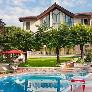 Olea Dei Apartment
