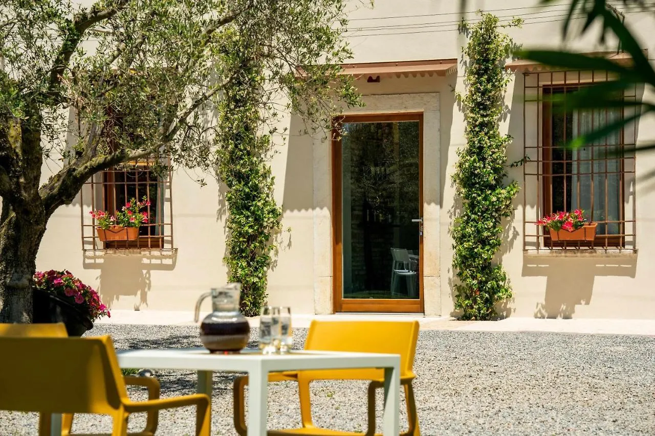 Palazzo Trevignane Appartamento La Saletta Verde San Felice del Benaco 0*,  Olaszország